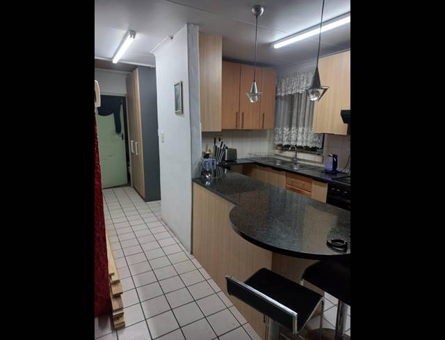 3 BEDROOM FREESTANDING SOLD IN WOODLANDS